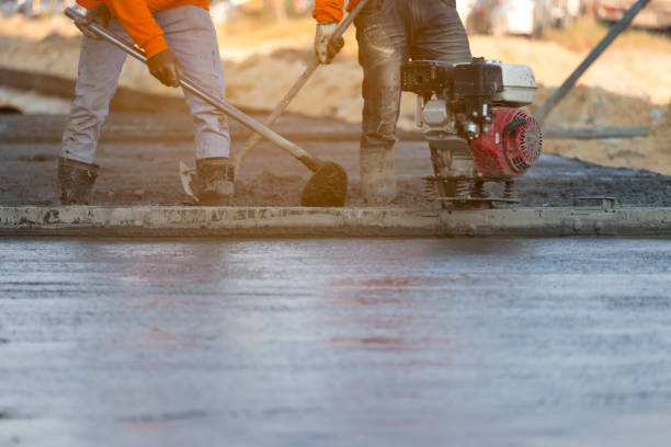 Best Concrete Sidewalk Installation  in Sheboygan Falls, WI